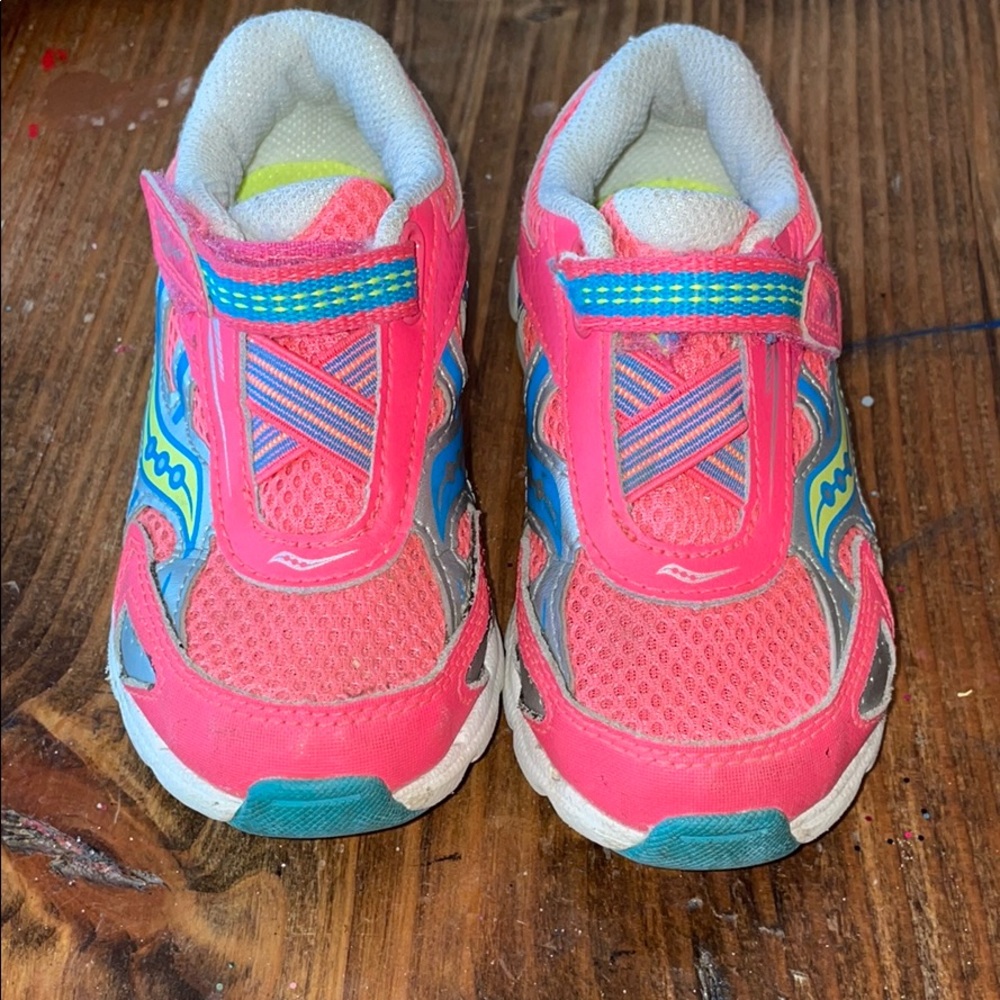 Toddler tennis shoes